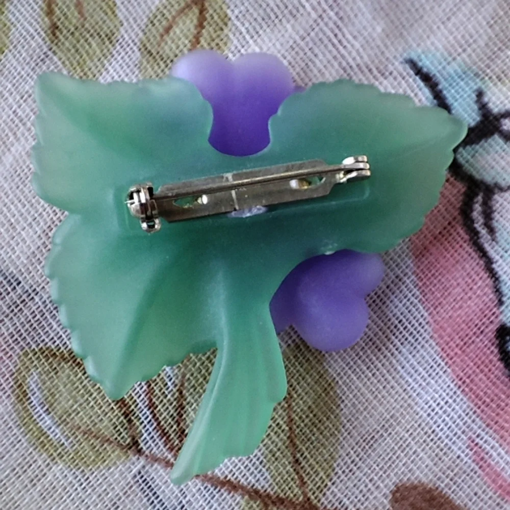 Matte Lavender Green Faux Pearl Brooch Pin Violets Forget Me Not Frosted Avon?